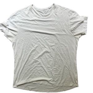• MENS LULULEMON TEE •
